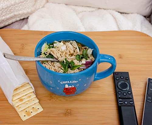 Silver Buffalo Peanuts Snoopy Chillin Ceramic Soup Mug Bowl With Vented Lid For Ice Cream, Cereal, Beverages | Holds 24 Ounces
