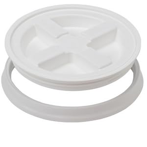 House Naturals 5 Gallon Lime Color Buckets- Pack of 3 Pails and lids (5 Gallon, 3, Lime - White lids) - size: 5 gallon