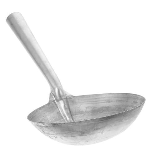 Toyvian Heavy Duty Iron Ladle for Feeding Watering Portable Water Scoop for Livestock Horses Farmers Ergonomic Handle for Easy Use Multipurpose Tasks