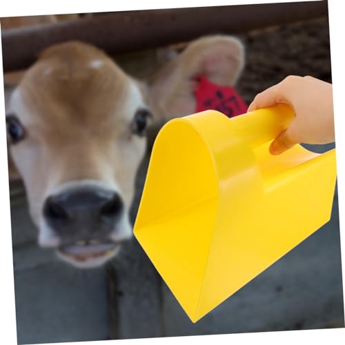 2pcs Ergonomic Grip Poultry Food Shovel Large Capacity Farm Scoop Plastic Material for Livestock Feeding