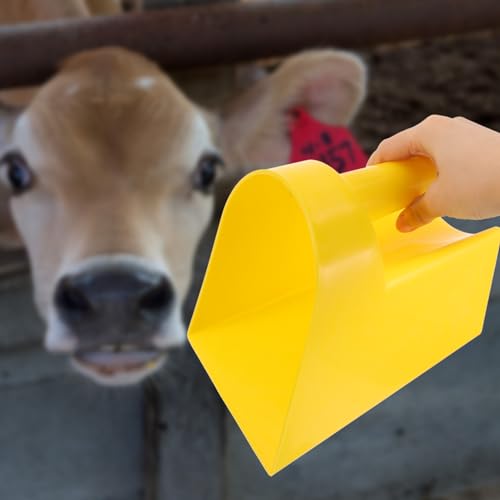 TOYANDONA Poultry Feed Scoop Shovel Thickened Farm Shovel with Ergonomic Handle Durable Feed Shovels for Livestock Breeding Easy to Clean and Comfortable Grip for Cows