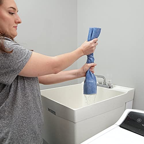 PIG Water Absorbing Kit | Absorbs up to 5 Gallons per kit | Blue | PM50490