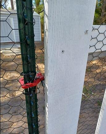 T-Post Gate Hinge Pins - Hang a gate of Any Farm or Garden from a Metal T Post - Outdoor Chain Link Fence Gate Hinges, Set of 2 - size: 2 Pack