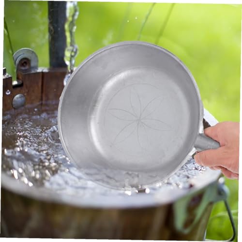 Antique Large Aluminum Feed Spoon Deep Water Ladle Short Handle Retro Water Scoop for Livestock and Kitchen Use Style