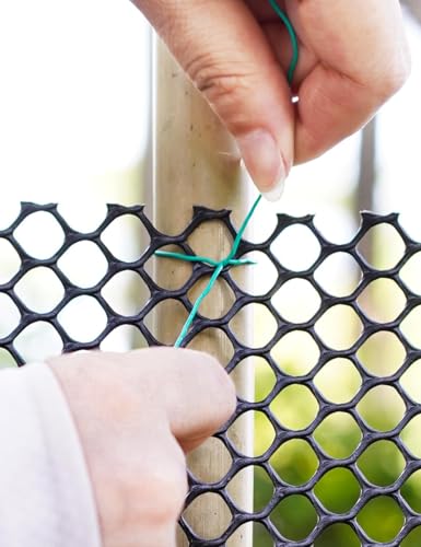 16In x 15Ft Plastic Chicken Wire Mesh Fencing, TOYPOPOR 500GSM Durable Heavy Duty Hexagonal Chicken Wire for Cat Dog Fencing, Garden Fence, Aquarium, Moss Pole, Aperture 0.4'', Rustproof, Easy to Cute - color: Black
