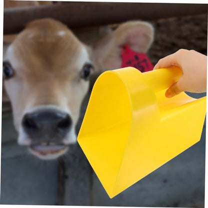 UPKOCH Large Plastic Feed Scoop for Livestock Heavy Duty Animal Feed Shovel 2-Piece Set for Farm and Garden Use