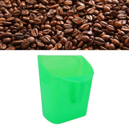 Feed Scoop, Enclosed Design Large Livestock Feed Scoop Plastic Grains with Sturdy Handle for Horse Chicken Animal Dry Food