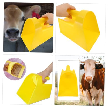 2pcs Ergonomic Grip Poultry Food Shovel Large Capacity Farm Scoop Plastic Material for Livestock Feeding