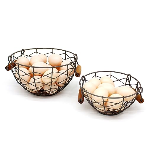 CVHOMEDECO. Round Wire Egg Baskets Rustic Fruit Baskets with Wooden Handles Primitives Vintage Collecting Basket. Rusty, Set of 2