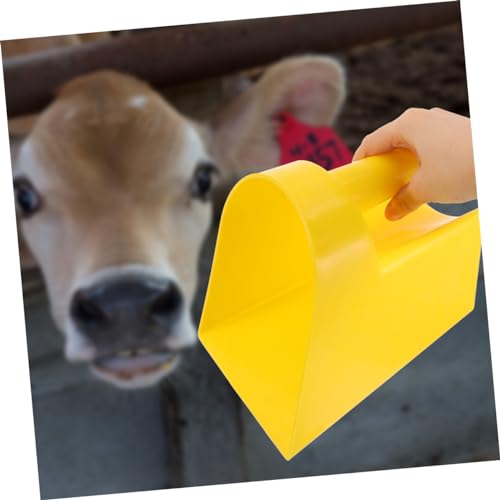 Totority 2pcs Plastic Feed Scoop Farm Tool Large Livestock Feeder Poultry Scoop Chicken Coop Feeder Ergonomic Handle