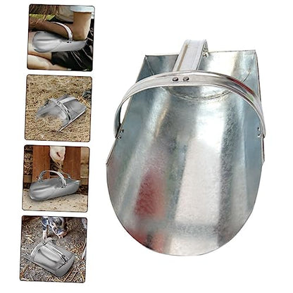 1pc Iron Shovel for Farm Supply Capacity Feeding Scoop for Poultry and Livestock Portable and Easy to Clean Farm Tool