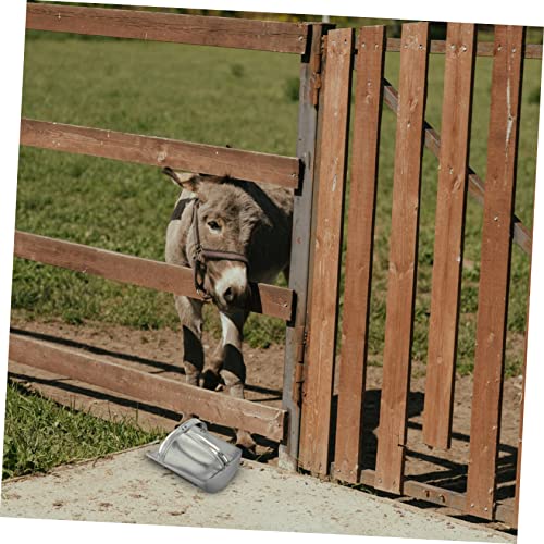Durable Iron Livestock Fodder Shovel Heavy Duty Food Scoop for Farm and Poultry Feeding Comfortable Handle Capacity for Breeding and Feed Addition