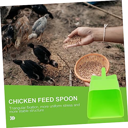 VANZACK 2Pcs Heavy Duty Plastic Poultry Feed Shovel for Farm and Garden Large Feeding Scoop Enclosed Handle for Livestock and Poultry