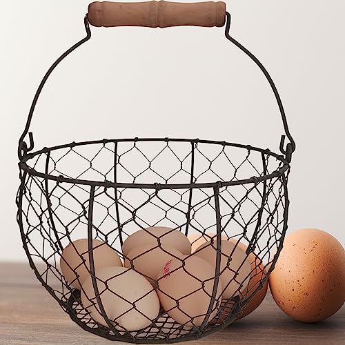 TAIANLE. Wire Egg Basket with Wooden Handle, Farmhouse Egg Collecting Basket Gathering Eggs Holds 1-3 Dozen – Kitchen Countertop, Chicken Coop, Easter & Gift - color: Rusty round mesh
