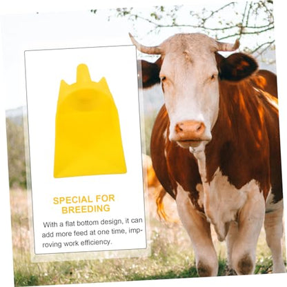 Poultry Feeding Shovel Thickened Scoop for Farm Use Ergonomic Handle for Comfort and Durability for Livestock and Garden Applications