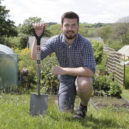 Spear & Jackson Neverbend Professional Treaded Digging Spade – Heavy-Duty Forged Carbon Steel Garden Spade for Tough Soil and Precision Digging - style: Treaded Digging Spade