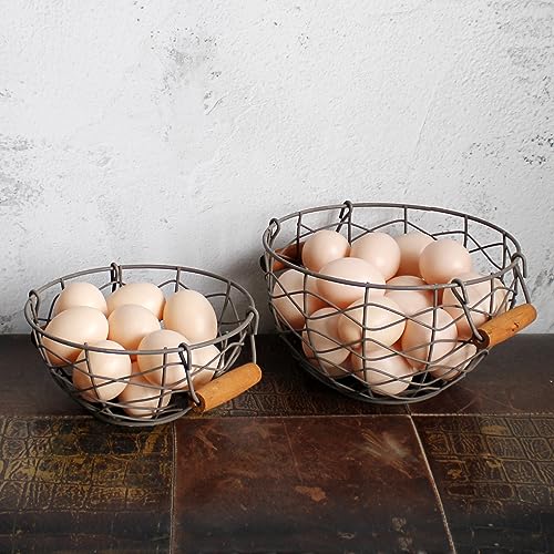 CVHOMEDECO. Round Wire Egg Baskets Rustic Fruit Baskets with Wooden Handles Primitives Vintage Collecting Basket. Rusty, Set of 2