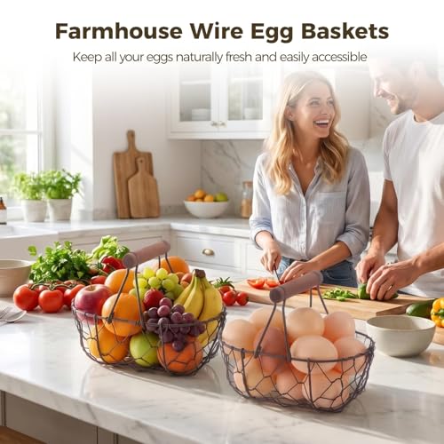 2 Pcs Chicken Wire Egg Baskets, Farmhouse Chicken Egg Collecting Baskets, Rustic Metal torages with Wooden Handle, Small Stackable Holders for Fruits, Vegetables, Sundries
