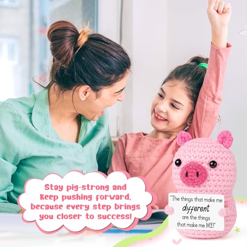 GevGuxLuo Mini Positive Handmade Crochet Pig Inspirational Cheer Up Gifts for Women, Graduation Back to School Birthday Gifts for College Students Teen Teacher Small Cute Decor-Make Me Different - style: Different