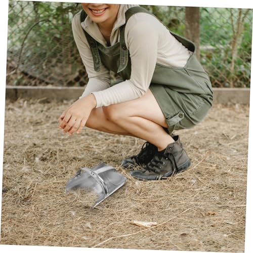 Durable Iron Livestock Fodder Shovel Heavy Duty Food Scoop for Farm and Poultry Feeding Comfortable Handle Capacity for Breeding and Feed Addition