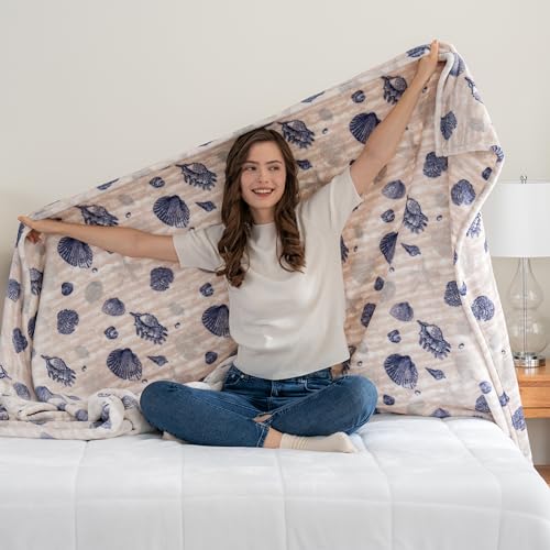 Berkshire Blanket-Classic Heavyweight Warm Soft Printed VelvetLoft® Plush Blanket, King Size Soft Fuzzy Blanket for Couch Sofa Bed, Classic Shells Navy, 90in x 108in - color: Classic Shells Navy, size: King/Cal King
