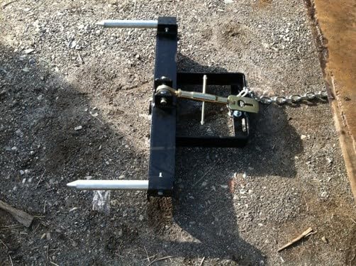 Front Loader Bucket Hay Bale Spear Attachment w/ 43" Bale Spear & Stabilizer Spikes, Rated 3000 LB - size: 1 x 43"