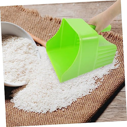 2Pcs Large Capacity Plastic Feeding Shovels with Ergonomic Handles for Poultry and Livestock Farm Use Multi-Function Utility Scoop for Efficient Feed Distribution and Garden Tasks