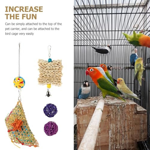 MERRYHAPY 5PCS Chicken Set for Hens and Parrots Natural Weaving Hanging Chewing Feeder for Poultry Coop Exercise and Entertainment Random Color