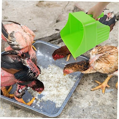 VANZACK 2Pcs Heavy Duty Plastic Poultry Feed Shovel for Farm and Garden Large Feeding Scoop Enclosed Handle for Livestock and Poultry