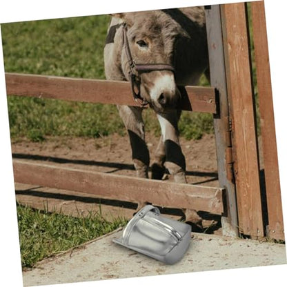 1pc Iron Shovel for Farm Supply Capacity Feeding Scoop for Poultry and Livestock Portable and Easy to Clean Farm Tool