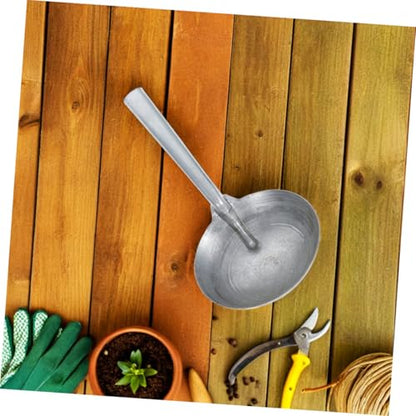Toyvian Heavy Duty Iron Ladle for Feeding Watering Portable Water Scoop for Livestock Horses Farmers Ergonomic Handle for Easy Use Multipurpose Tasks