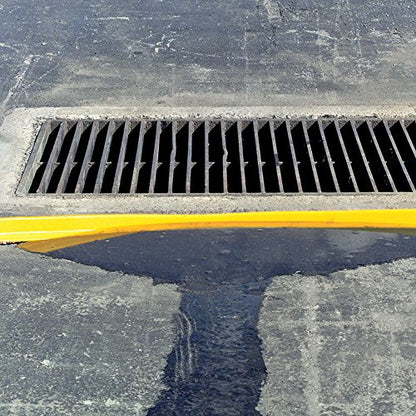 PIG Spill Barrier Dike - 10'L x 2"W x 2.25"H Section - PLR230
