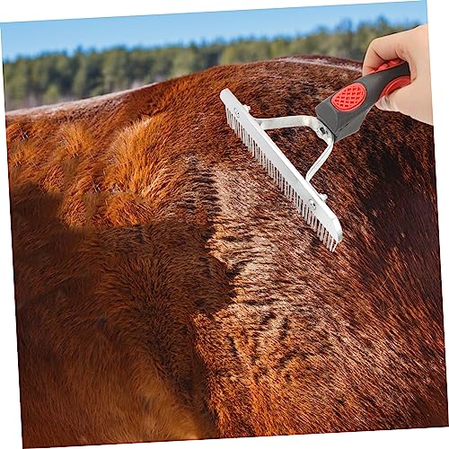 Ergonomic Rubber Handle Horse Grooming Comb with Metal Teeth Durable Rust Horse Cleaning Rake for Shedding Mud and Loose Hair Comfortable Non Slip Grip for Fur Removal and Improved