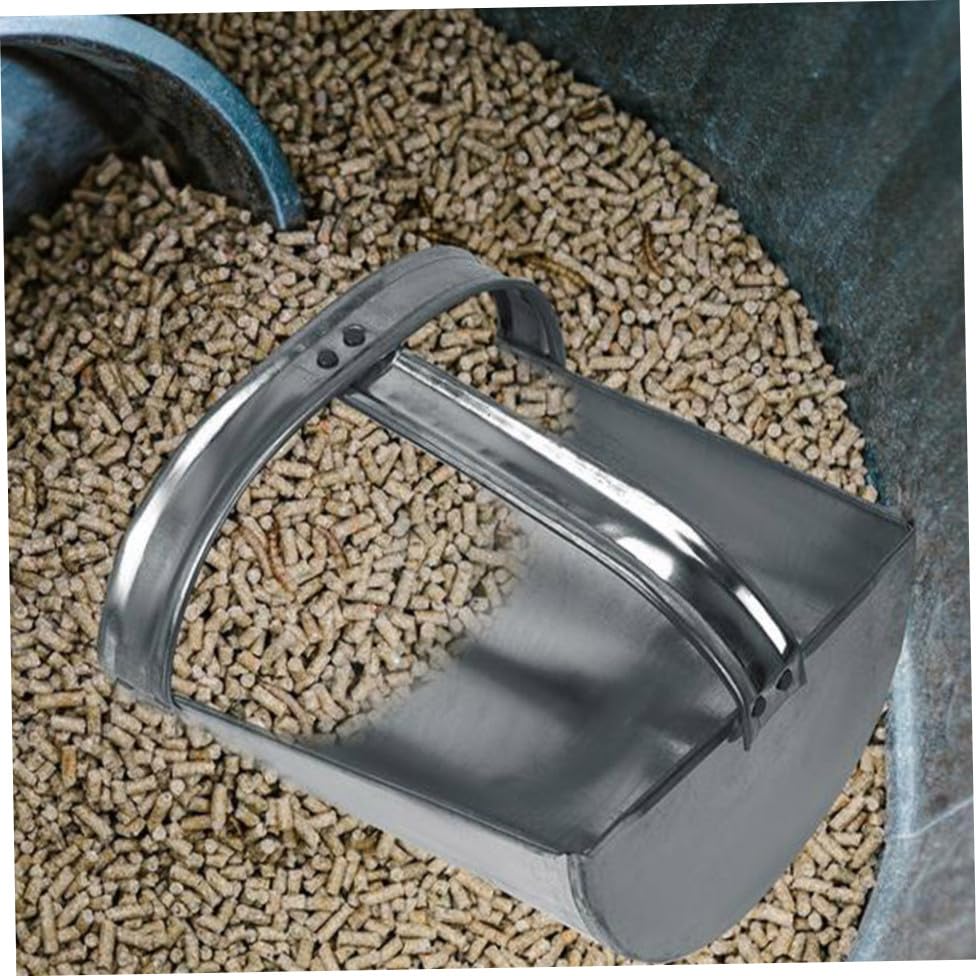 Abaodam 2pcs Iron Shovel Food Feeding Scoop for Livestock Farm Use Comfortable Handle for Easy Feeding and Clean-up